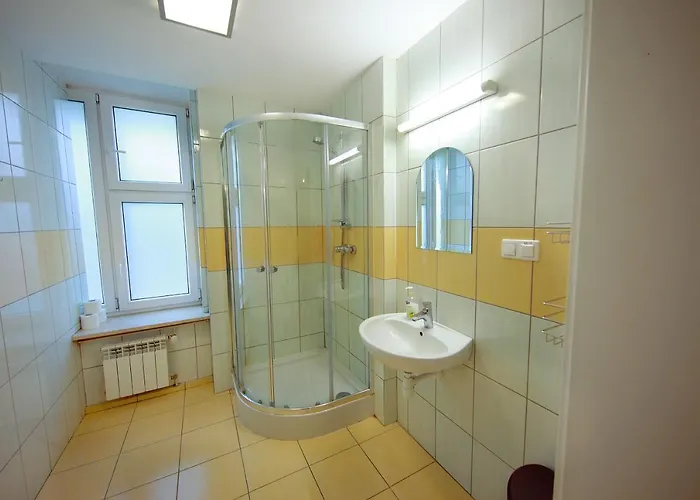 Emka Auberge de jeunesse *