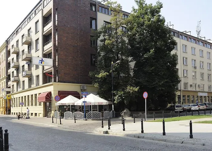 Auberge de jeunesse Emka