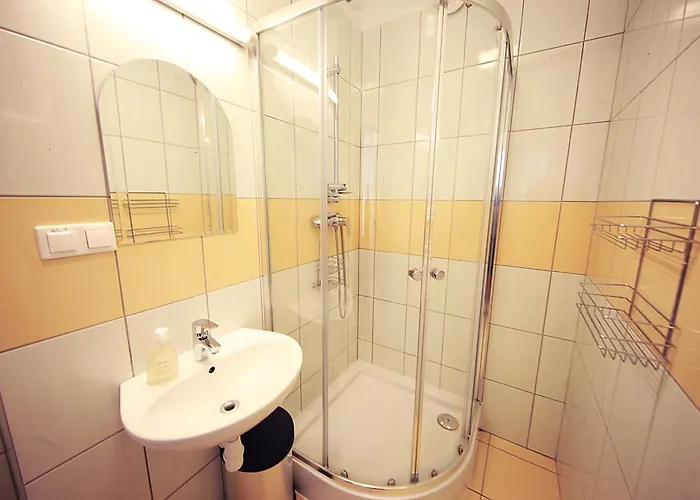 Auberge de jeunesse Emka *