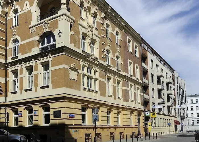 Auberge de jeunesse Emka *