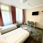 Emka Auberge de jeunesse *