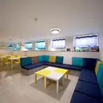Auberge de jeunesse Emka *